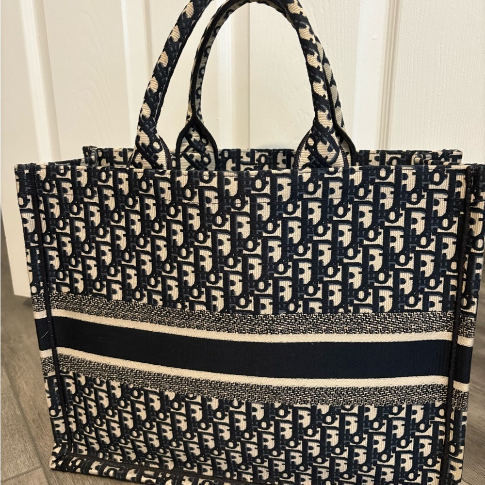 Dior Blue and White Tote Bag - Picture 2 of 5